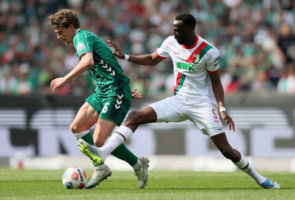 Officielt: Augsburg afviser bud fra Crystal Palace på Chrislain Matsima