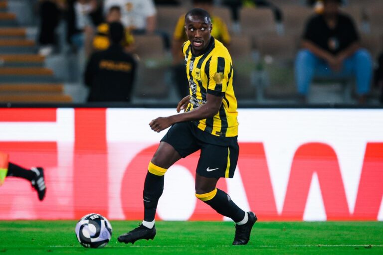 Leverkusen i avancerede forhandlinger om at hente Moussa Diaby tilbage