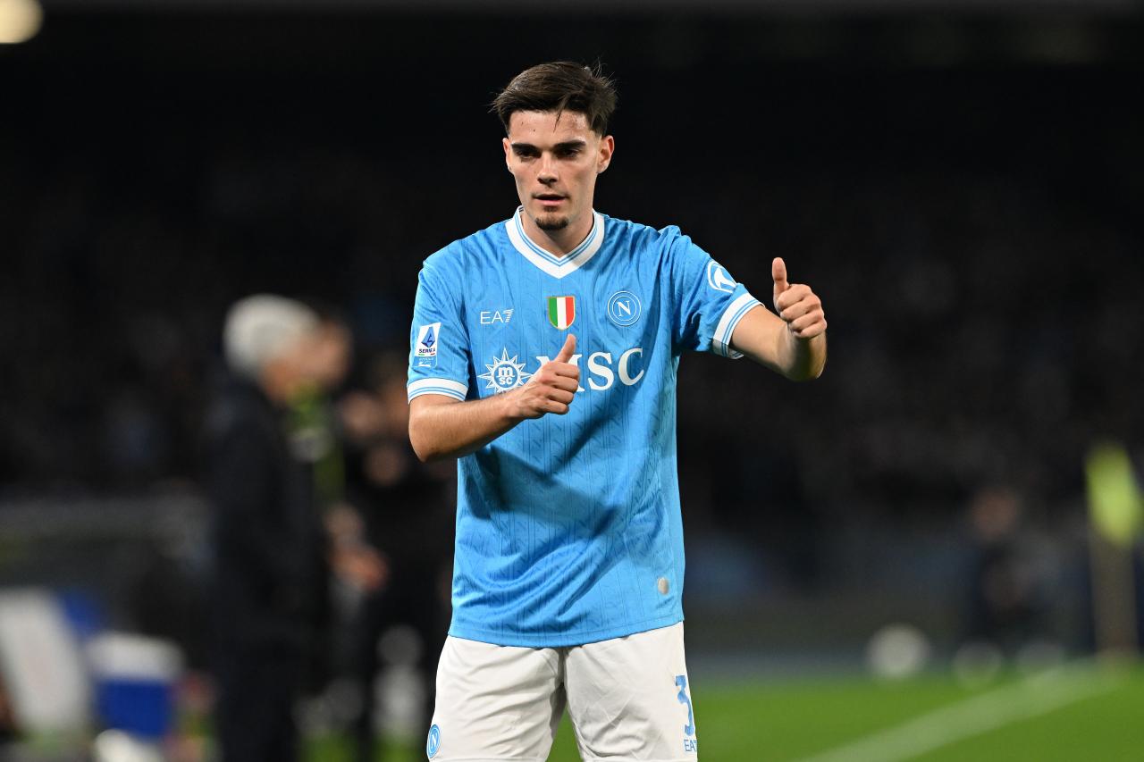 Officielt: Bayer Leverkusen henter Napoli-backen Miguel Gutiérrez Officielt: Bayer Leverkusen henter Napoli-backen Miguel Gutiérrez
