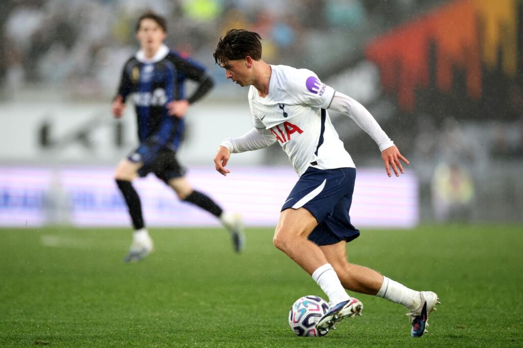 Köln ventes at færdiggøre lejeaftale med Tottenham-talent