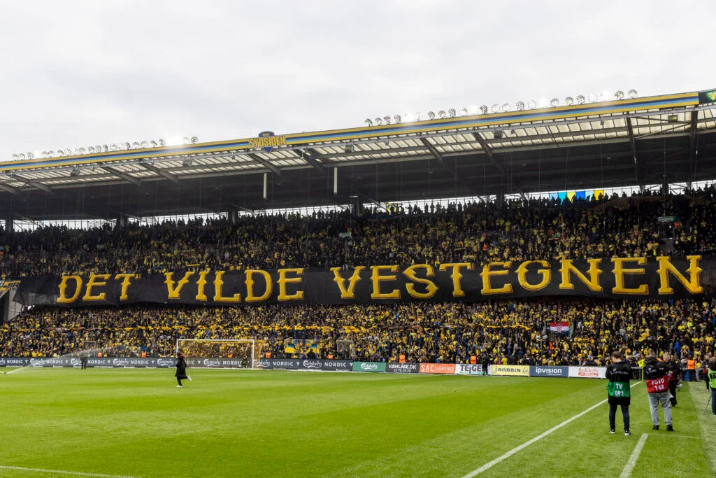 Medie: Nyt Brøndby-bud afslører transferplan: Tyder på snarligt storsalg Medie: Nyt Brøndby-bud afslører transferplan: Tyder på snarligt storsalg