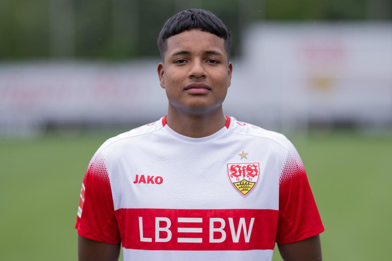 Officielt: Stuttgart-angriber Arévalo skifter til Estrela Amadora på Officielt: Stuttgart-angriber Arévalo skifter til Estrela Amadora på