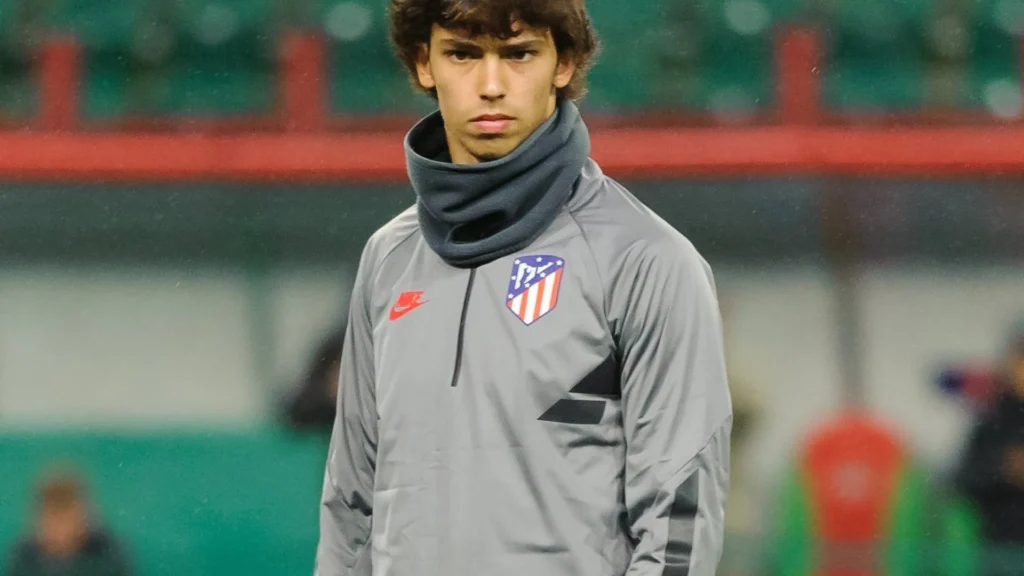 Liverpool holder kontakt med Real Madrid-midtbanespiller Aurélien Tchouaménis