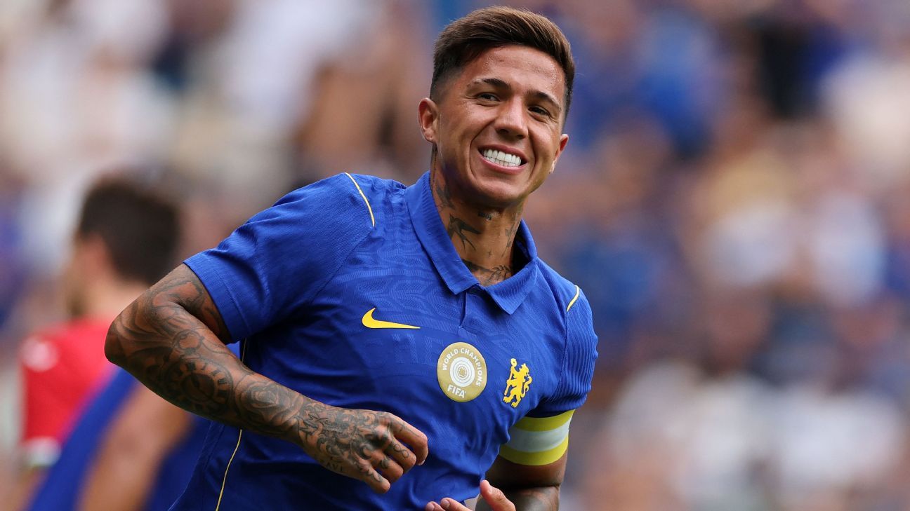 Man City henter Fernández i delt Premier League-rekordhandel