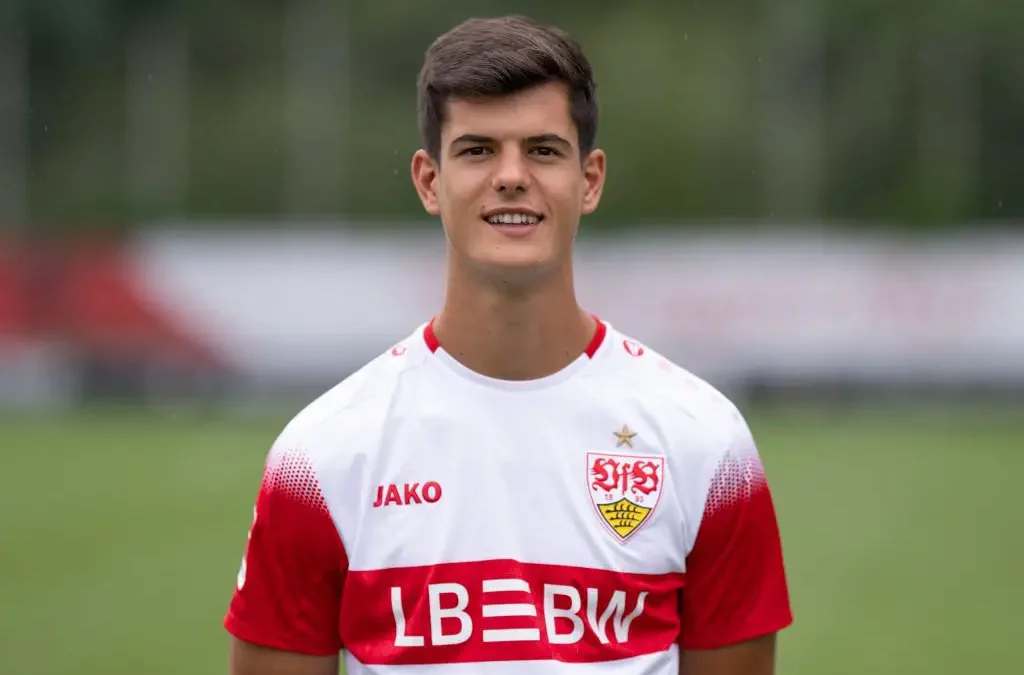 Brighton indgiver bud på 150 mio. kr. for VfB Stuttgarts Chema Andrés