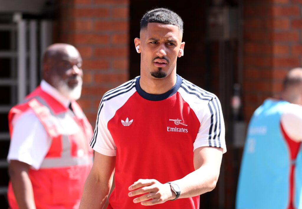 Arsenals William Saliba på rette vej mod comeback i november